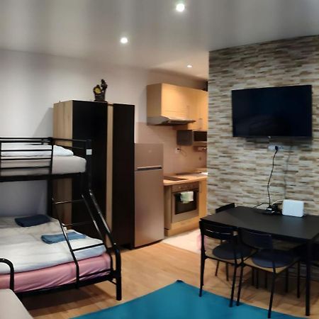 Blue Apartment In City Center, Best Location Братислава Екстериор снимка