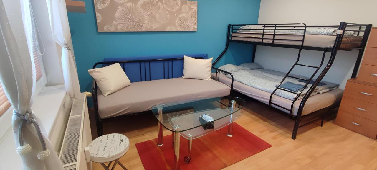 Blue Apartment In City Center, Best Location Братислава Екстериор снимка
